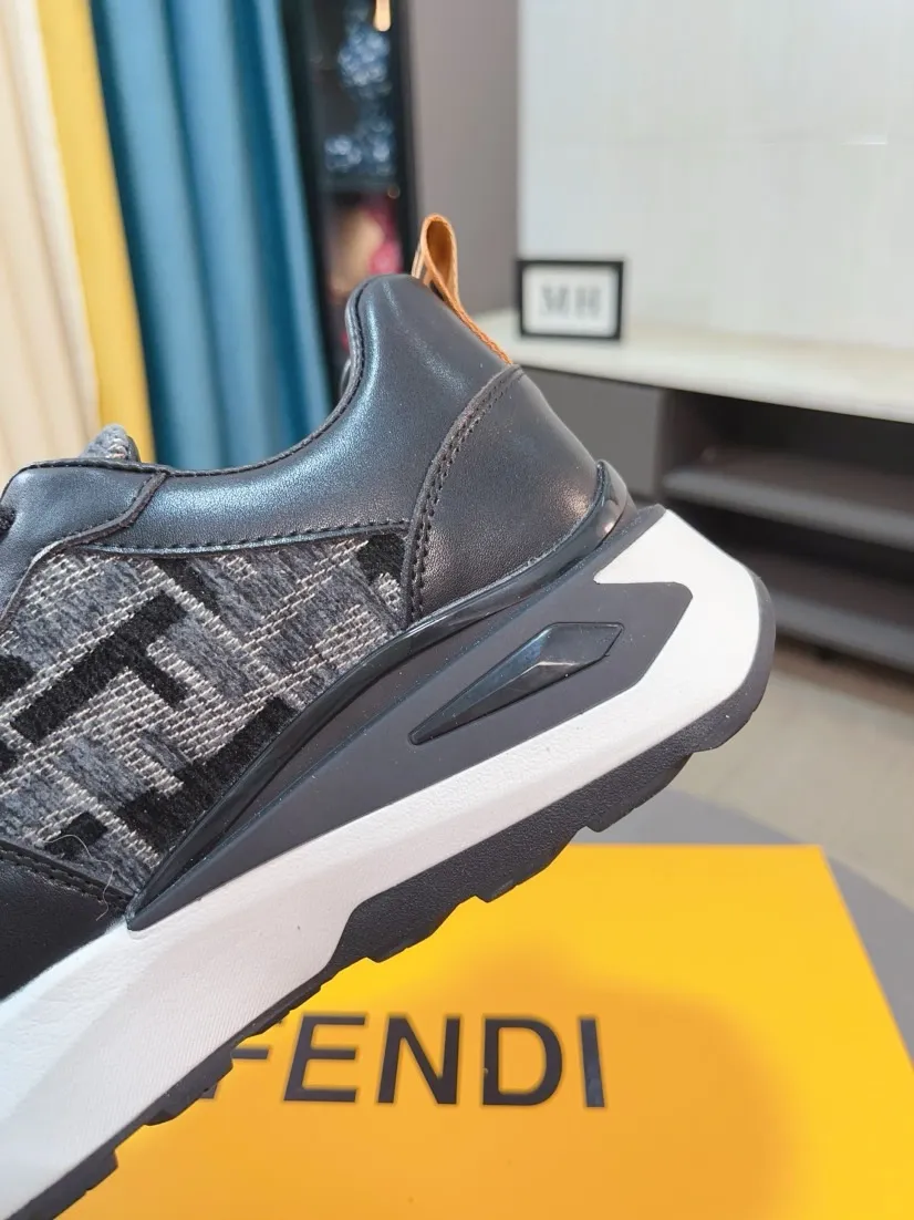Factory price 458🌹🌹[fendi] Fendi classic and comfortable men, this complex sneaker is made of soft calfskin➕genuine leather lining➕original ultra-light rubber material rough outsole. This unique light and thin style is suitable for the casual and exquisite sensibility of this season. It is comfortable and natural on the feet. It is an everyday style for casual travel in autumn and winter! 38/44